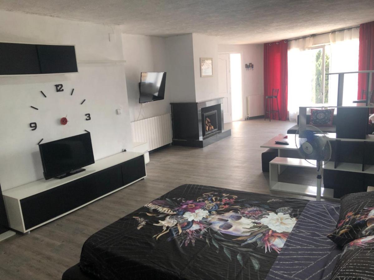 Estudio En Alquiler Begur Buitenkant foto