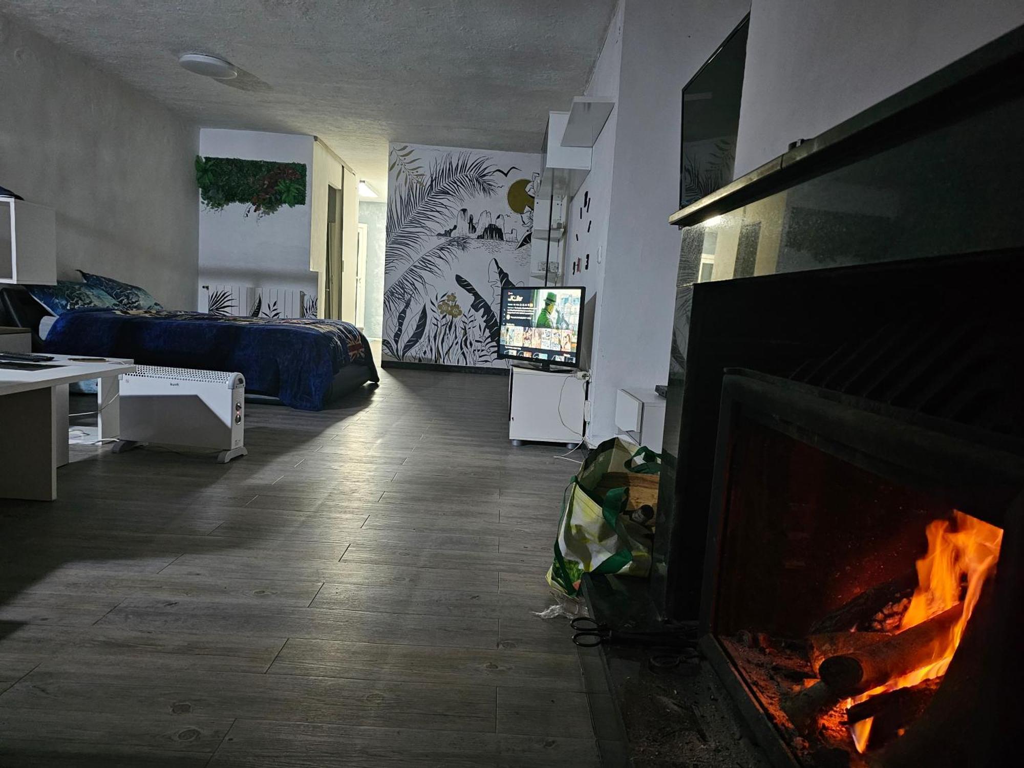 Estudio En Alquiler Begur Buitenkant foto